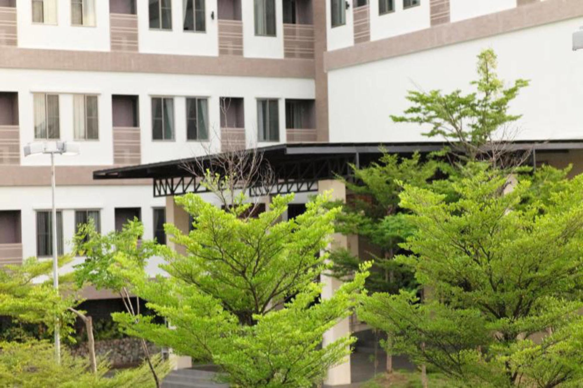J. Park Hotel Chonburi Exterior foto